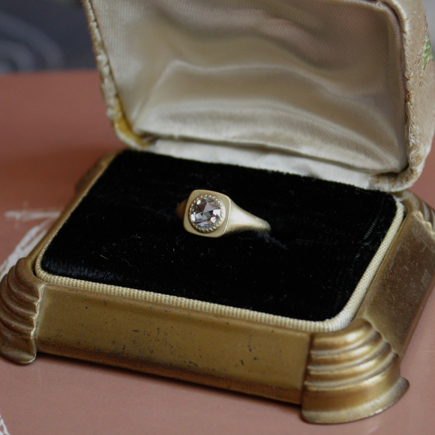 Rosecut Signet